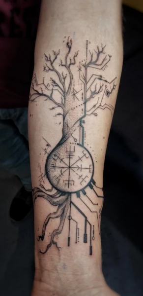 Tatouage Yggdrasil fine line stylisé
